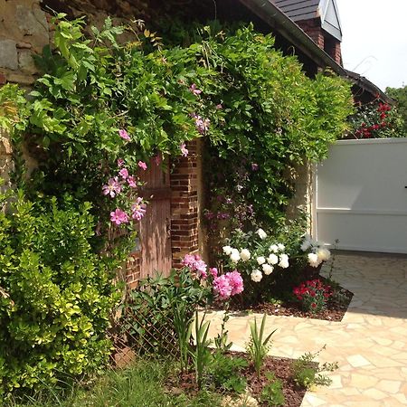 Hotel La Bicoque En Puisaye Saint-Amand-en-Puisaye Zewnętrze zdjęcie